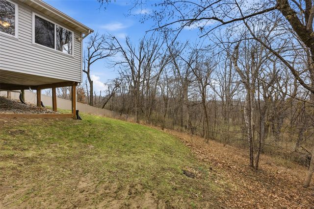 3905 Riverside Drive NE, Cedar Rapids, IA 52402