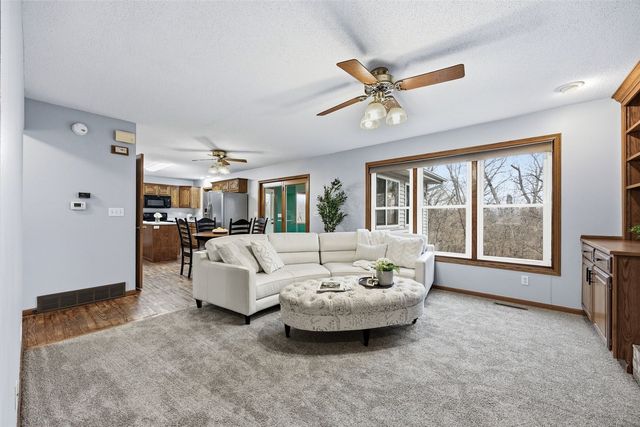 3905 Riverside Drive NE, Cedar Rapids, IA 52402