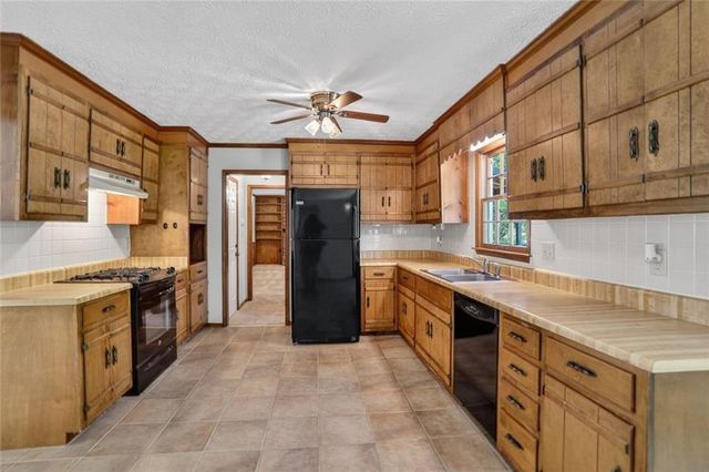 1905 Holly Springs Road, Marietta, GA 30062