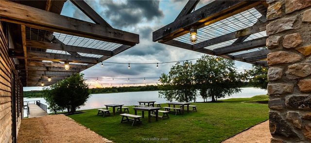 4024 Hollow Court, College Station, TX 77845