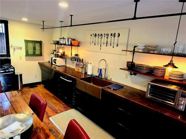 604 Middle St, Central North Side, PA 15212