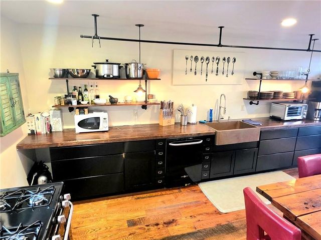604 Middle St, Central North Side, PA 15212