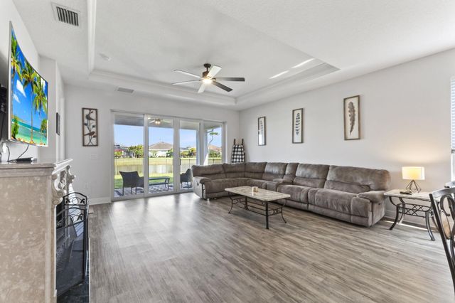 10009 SW Trumpet Tree Circle, Port St Lucie, FL 34987