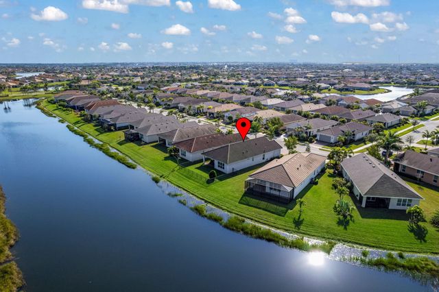 10009 SW Trumpet Tree Circle, Port St Lucie, FL 34987