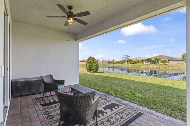 10009 SW Trumpet Tree Circle, Port St Lucie, FL 34987