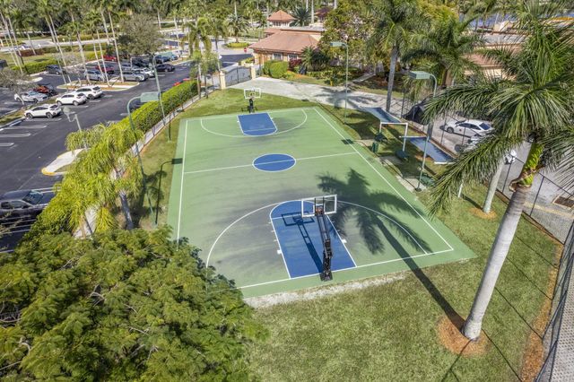 10009 SW Trumpet Tree Circle, Port St Lucie, FL 34987