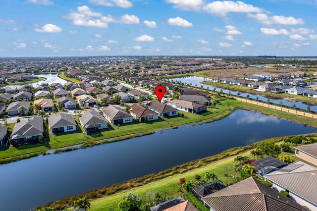 10009 SW Trumpet Tree Circle, Port St Lucie, FL 34987