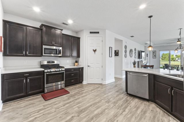 10009 SW Trumpet Tree Circle, Port St Lucie, FL 34987