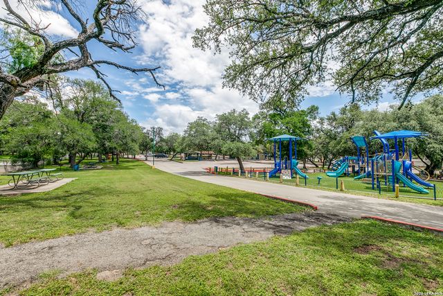 2811 Chisolm Trl, San Antonio, TX 78217