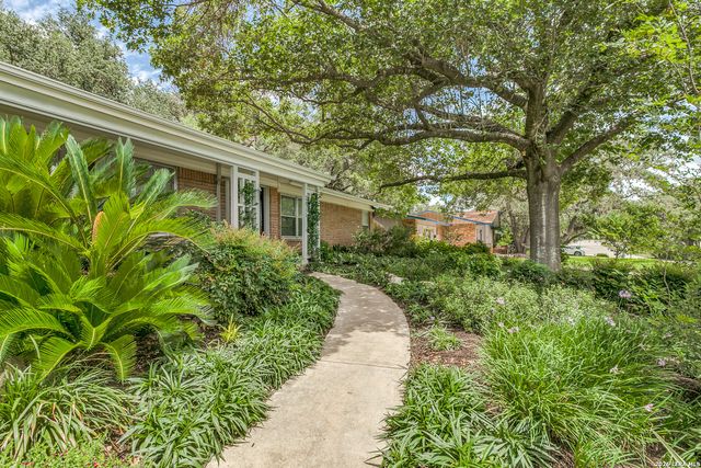 2811 Chisolm Trl, San Antonio, TX 78217