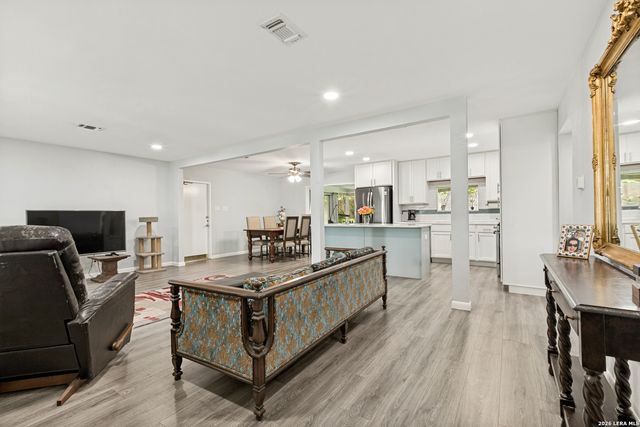 2811 Chisolm Trl, San Antonio, TX 78217