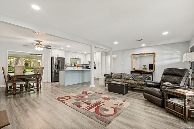2811 Chisolm Trl, San Antonio, TX 78217