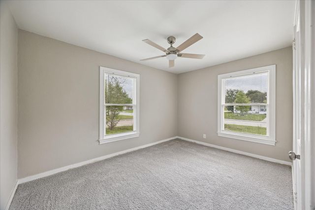 613 Winding Way Street, Lake Jackson, TX 77566