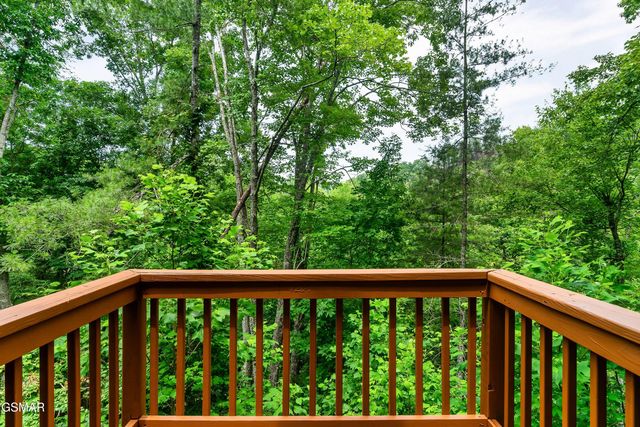 3282 Emerald Springs Loop, Pigeon Forge, TN 37862