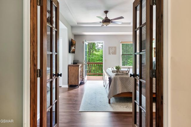 3282 Emerald Springs Loop, Pigeon Forge, TN 37862