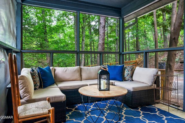3282 Emerald Springs Loop, Pigeon Forge, TN 37862