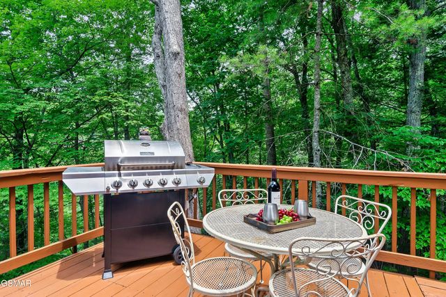 3282 Emerald Springs Loop, Pigeon Forge, TN 37862
