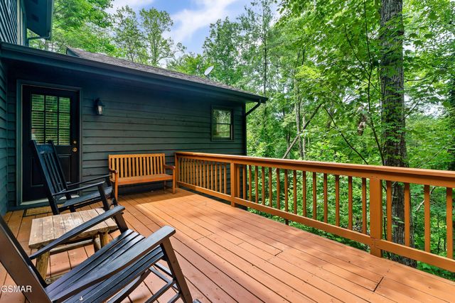 3282 Emerald Springs Loop, Pigeon Forge, TN 37862