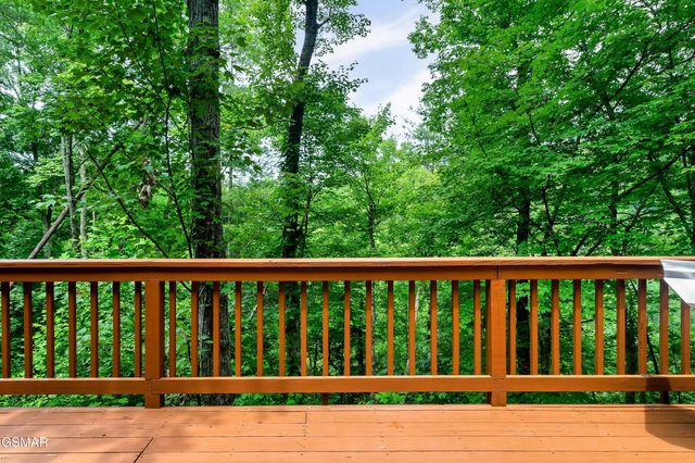 3282 Emerald Springs Loop, Pigeon Forge, TN 37862