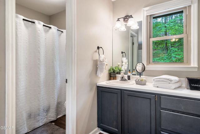 3282 Emerald Springs Loop, Pigeon Forge, TN 37862