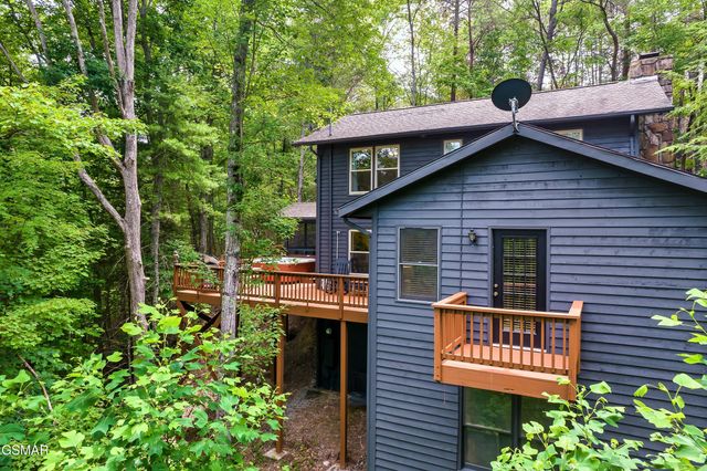 3282 Emerald Springs Loop, Pigeon Forge, TN 37862