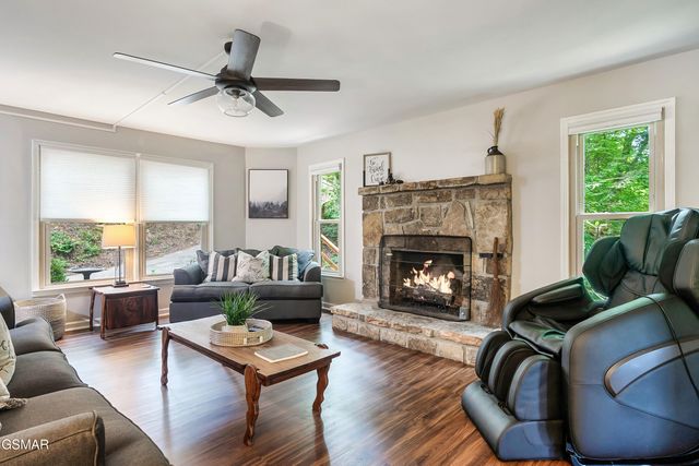3282 Emerald Springs Loop, Pigeon Forge, TN 37862