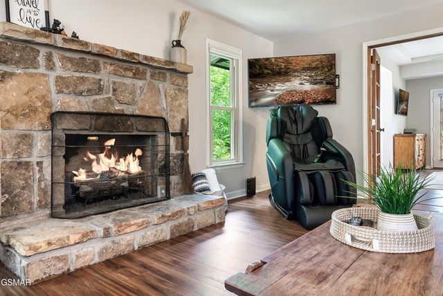 3282 Emerald Springs Loop, Pigeon Forge, TN 37862
