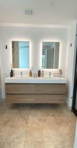 350 S Miami Ave 1702, Miami, FL 33130