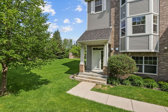 11920 Emery Village Drive N, Champlin, MN 55316