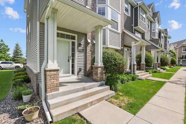 11920 Emery Village Drive N, Champlin, MN 55316