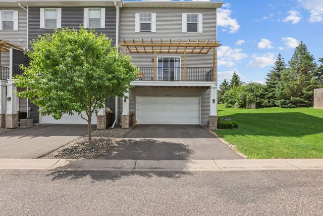 11920 Emery Village Drive N, Champlin, MN 55316