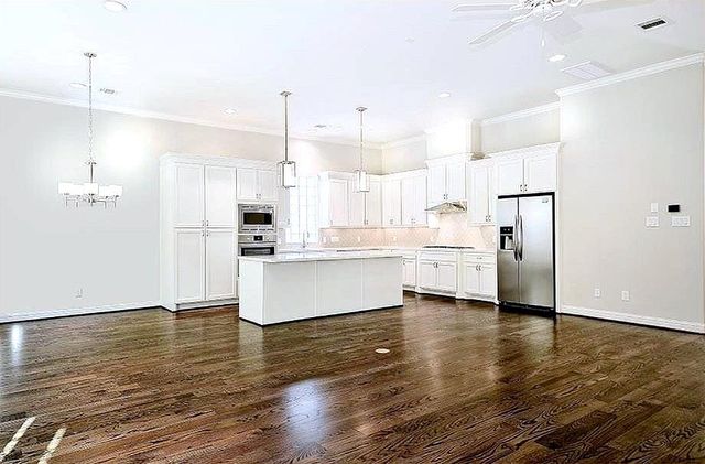 215 Willow Street, Shenandoah, TX 77384