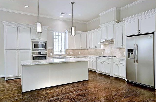 215 Willow Street, Shenandoah, TX 77384