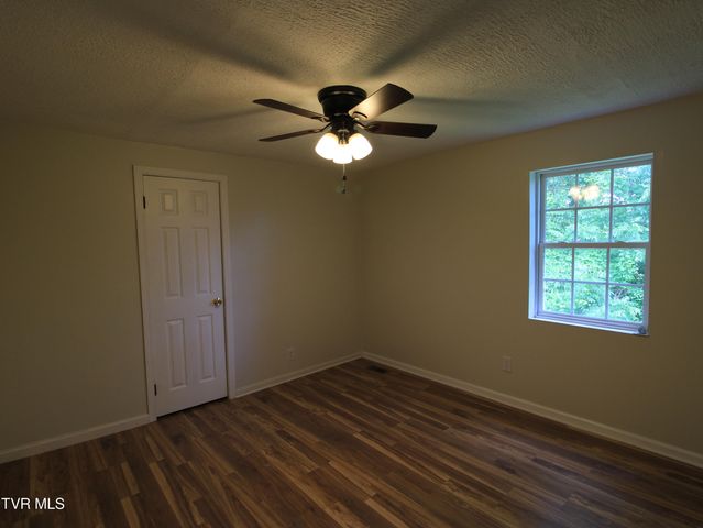 321 West Chilhowie Avenue, Johnson City, TN 37604