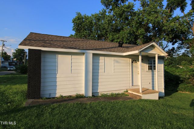 321 West Chilhowie Avenue, Johnson City, TN 37604