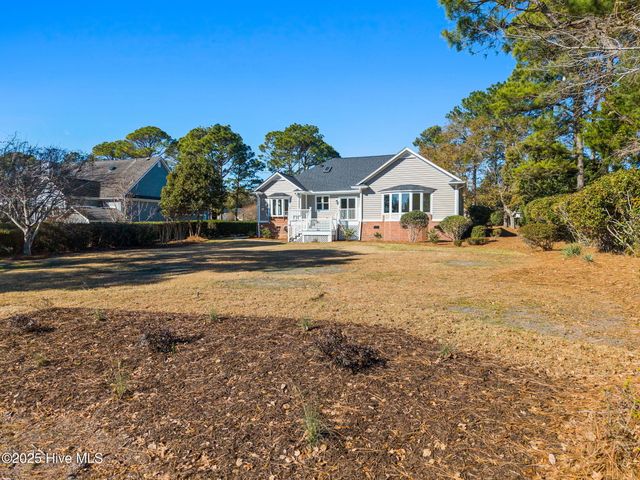 3223 St Andrews Circle SE, Southport, NC 28461