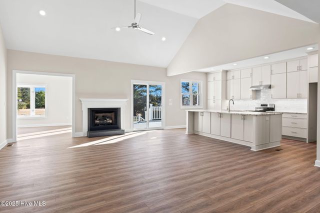 3223 St Andrews Circle SE, Southport, NC 28461