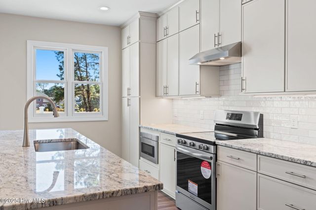 3223 St Andrews Circle SE, Southport, NC 28461