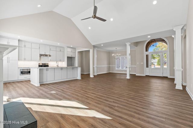 3223 St Andrews Circle SE, Southport, NC 28461