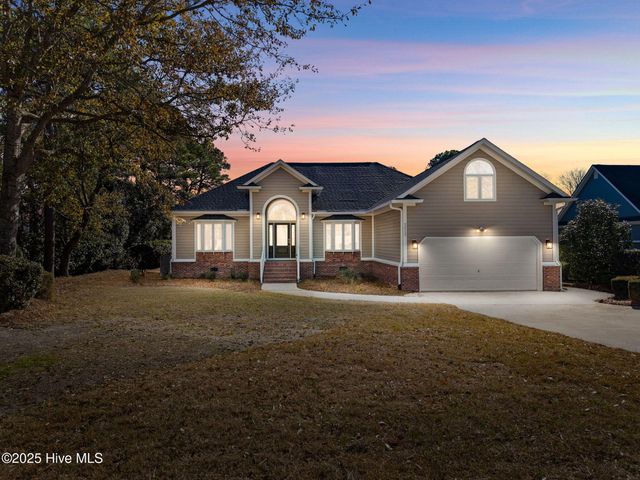 3223 St Andrews Circle SE, Southport, NC 28461