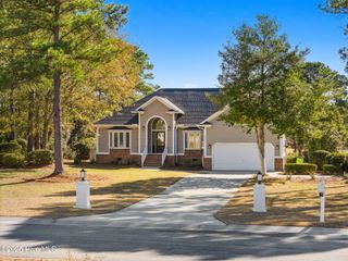 3223 St Andrews Circle SE, Southport, NC 28461