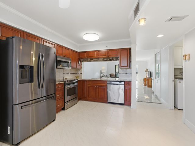 14475 N Strathmore Lane 308, Delray Beach, FL 33446