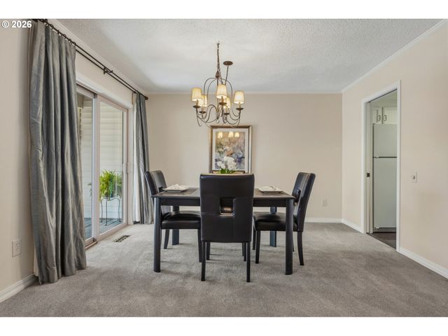 9520 Sw LAKESIDE Dr, Tigard, OR 97224