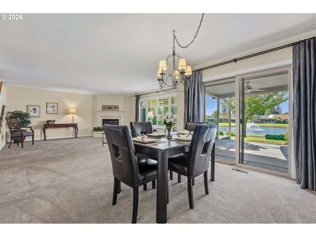 9520 Sw LAKESIDE Dr, Tigard, OR 97224
