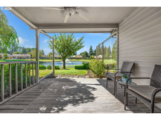 9520 Sw LAKESIDE Dr, Tigard, OR 97224