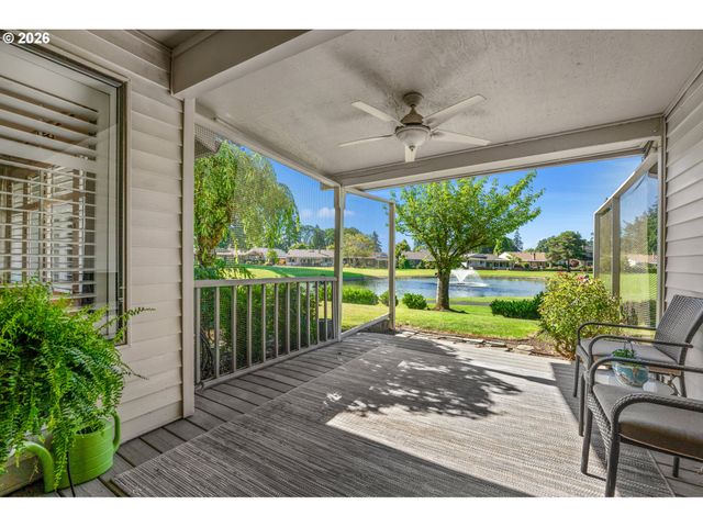 9520 Sw LAKESIDE Dr, Tigard, OR 97224