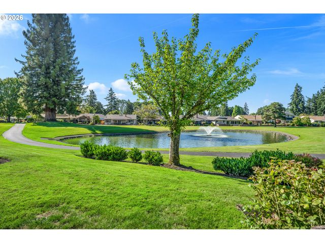 9520 Sw LAKESIDE Dr, Tigard, OR 97224