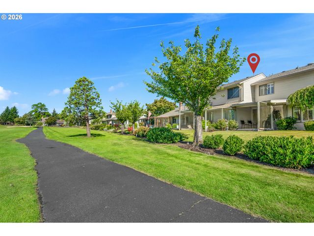 9520 Sw LAKESIDE Dr, Tigard, OR 97224