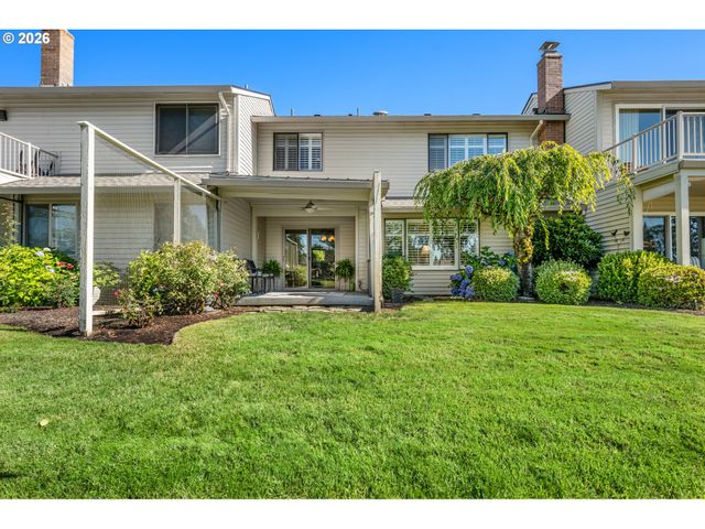 9520 Sw LAKESIDE Dr, Tigard, OR 97224