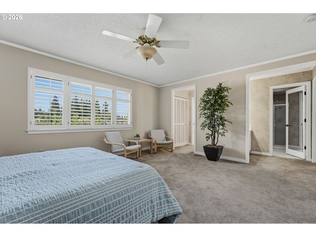 9520 Sw LAKESIDE Dr, Tigard, OR 97224